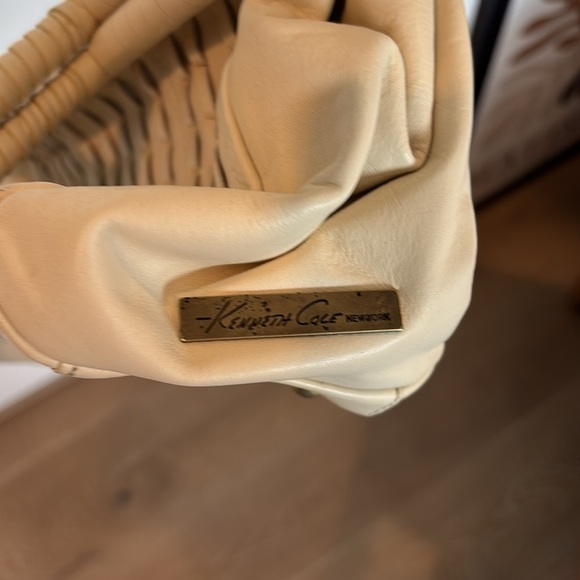 Kenneth Cole Cream Leather Woven hand bag - Picture 8 of 8